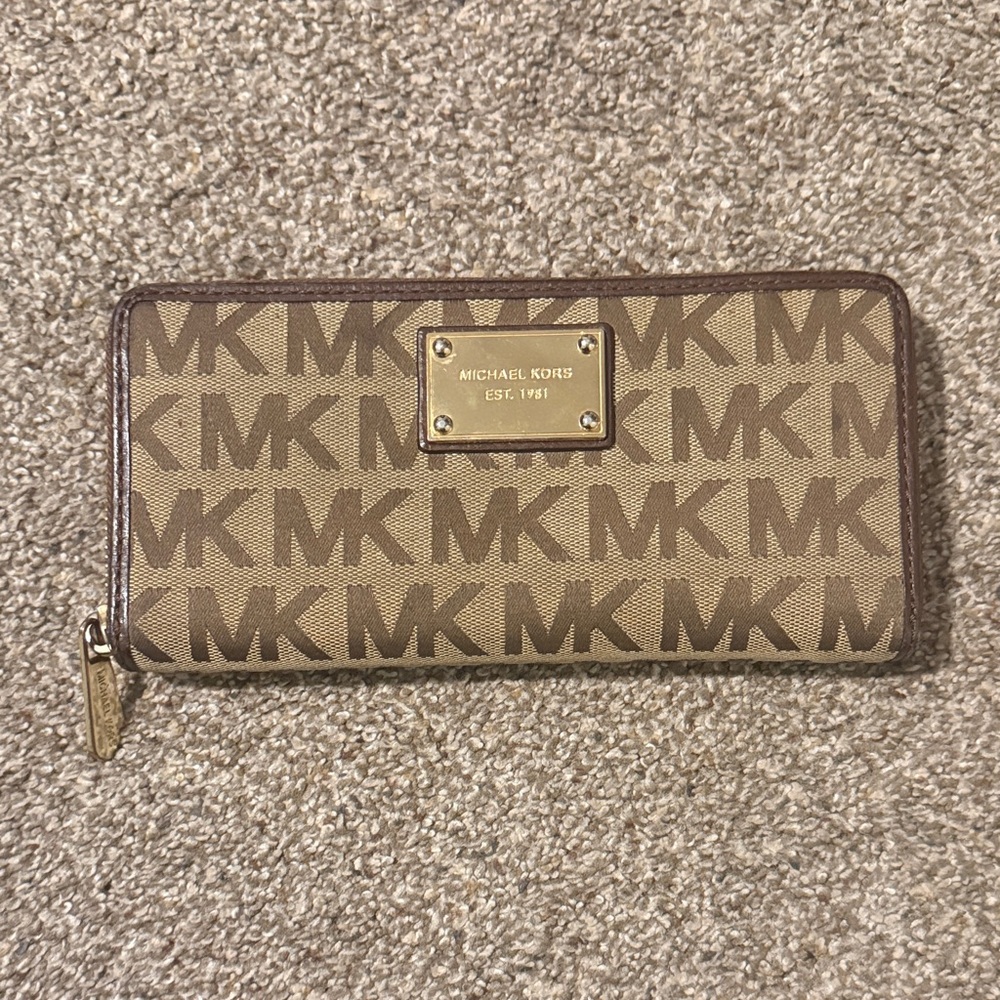 Micheal Kors Wallet